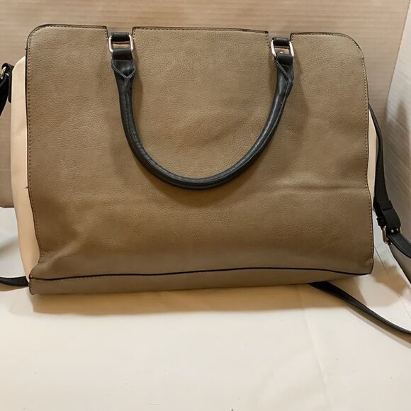 Merona Large tote/handbag tan and cream color & adjustable strap - Picture 2 of 10